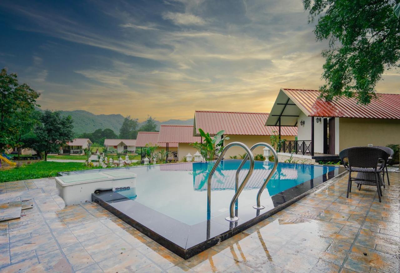 Ninad Homestays Karjat Ngoại thất bức ảnh