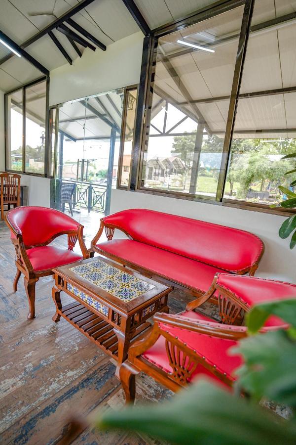 Ninad Homestays Karjat Ngoại thất bức ảnh